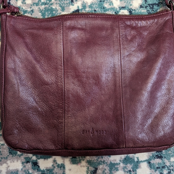 🎀 2/$15 Day & Mood Burgundy Leather Crossbody Purse - Picture 9 of 13
